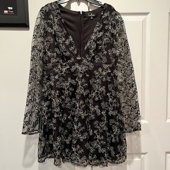 New with Tag Lulus Embroidered Skater Dress - Picture 5 of 12